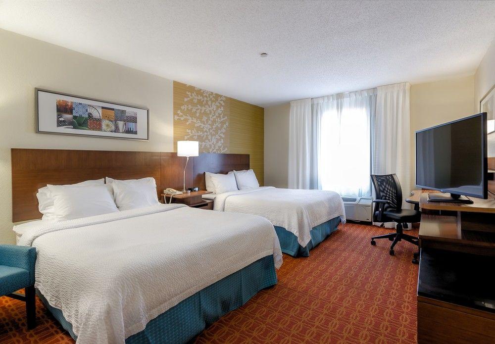 Fairfield Inn And Suites By Marriott Potomac Mills Woodbridge Exterior photo
