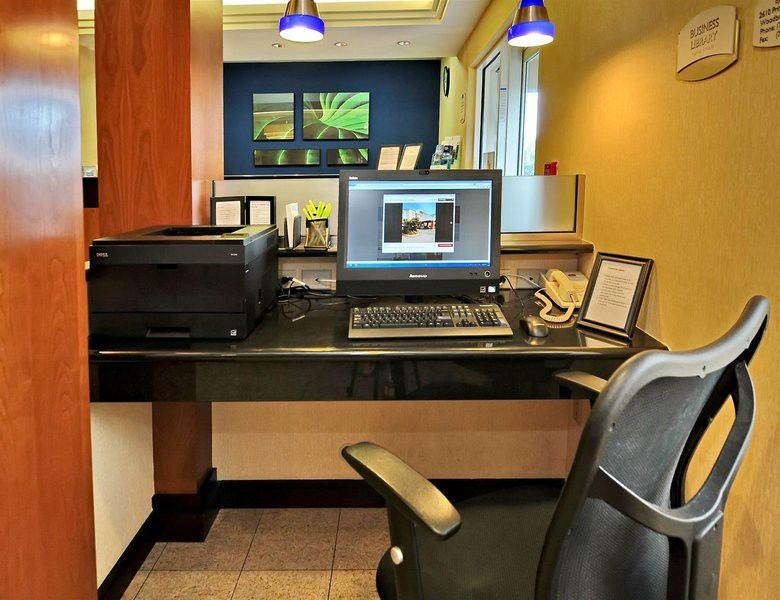 Fairfield Inn And Suites By Marriott Potomac Mills Woodbridge Exterior photo