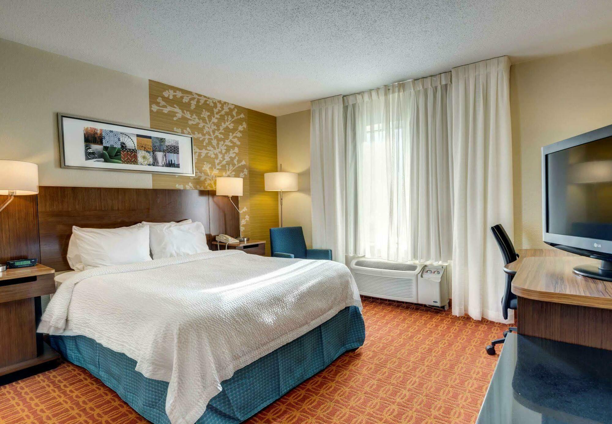Fairfield Inn And Suites By Marriott Potomac Mills Woodbridge Exterior photo